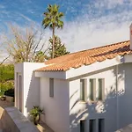 Villa Verde - 3-Bedroom Villa With Pool And Mountain View