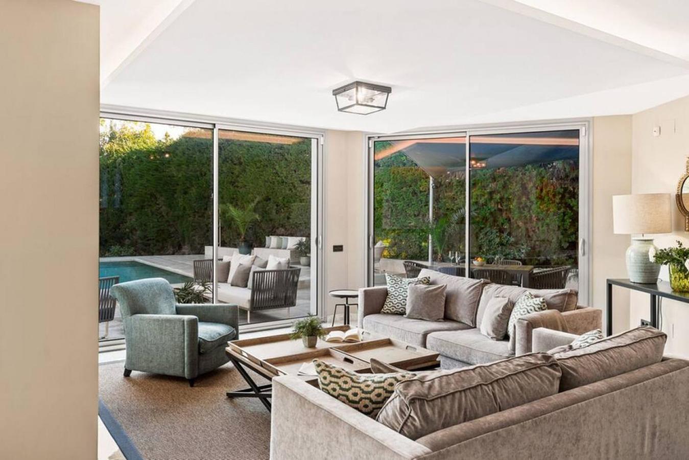 - 3-bedroom With Pool And Mountain View Villa