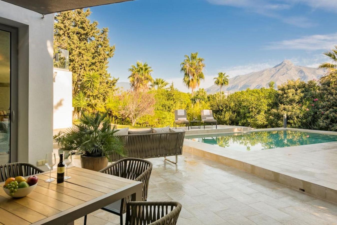 - 3-bedroom With Pool And Mountain View Villa *