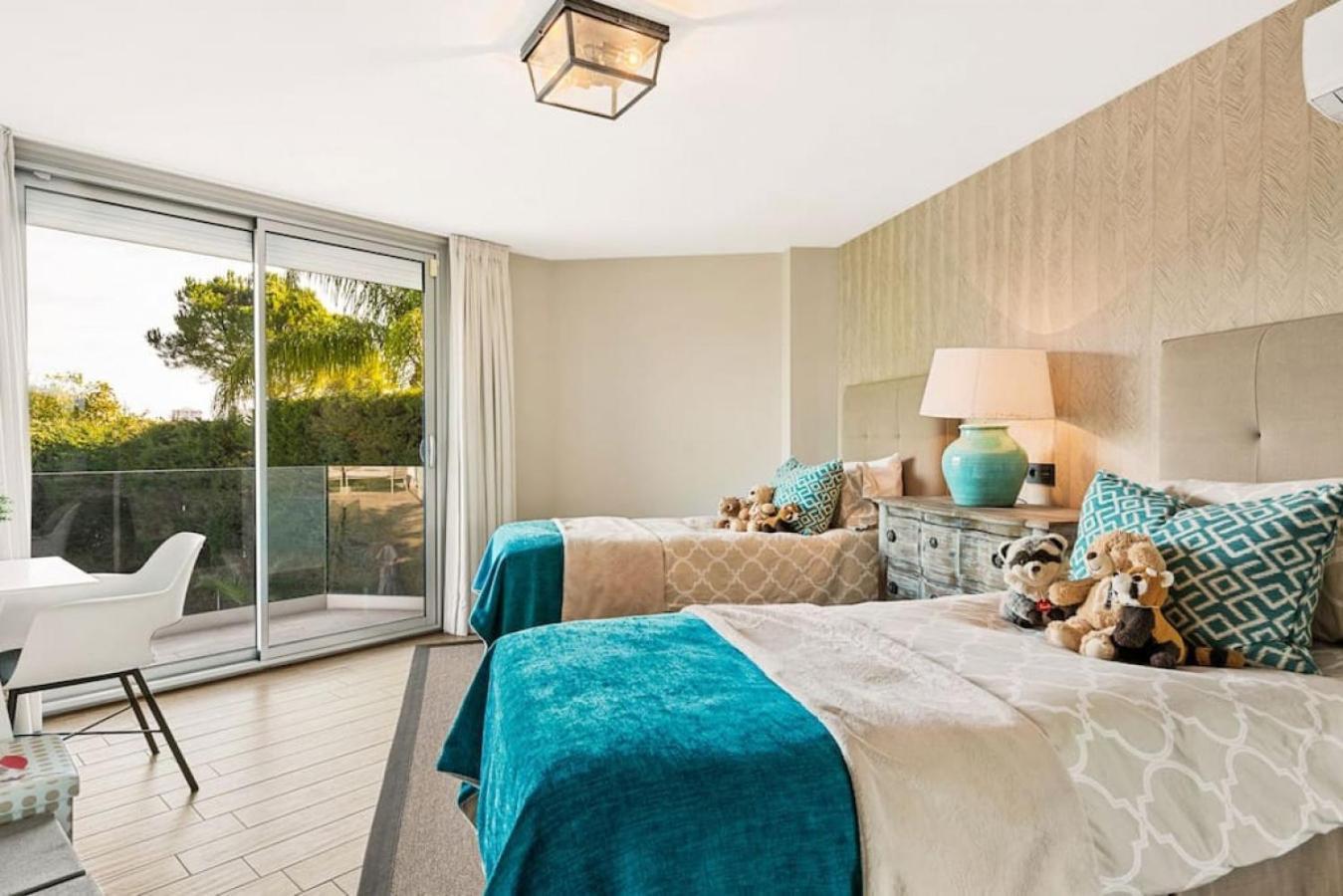 - 3-bedroom With Pool And Mountain View * Marbella