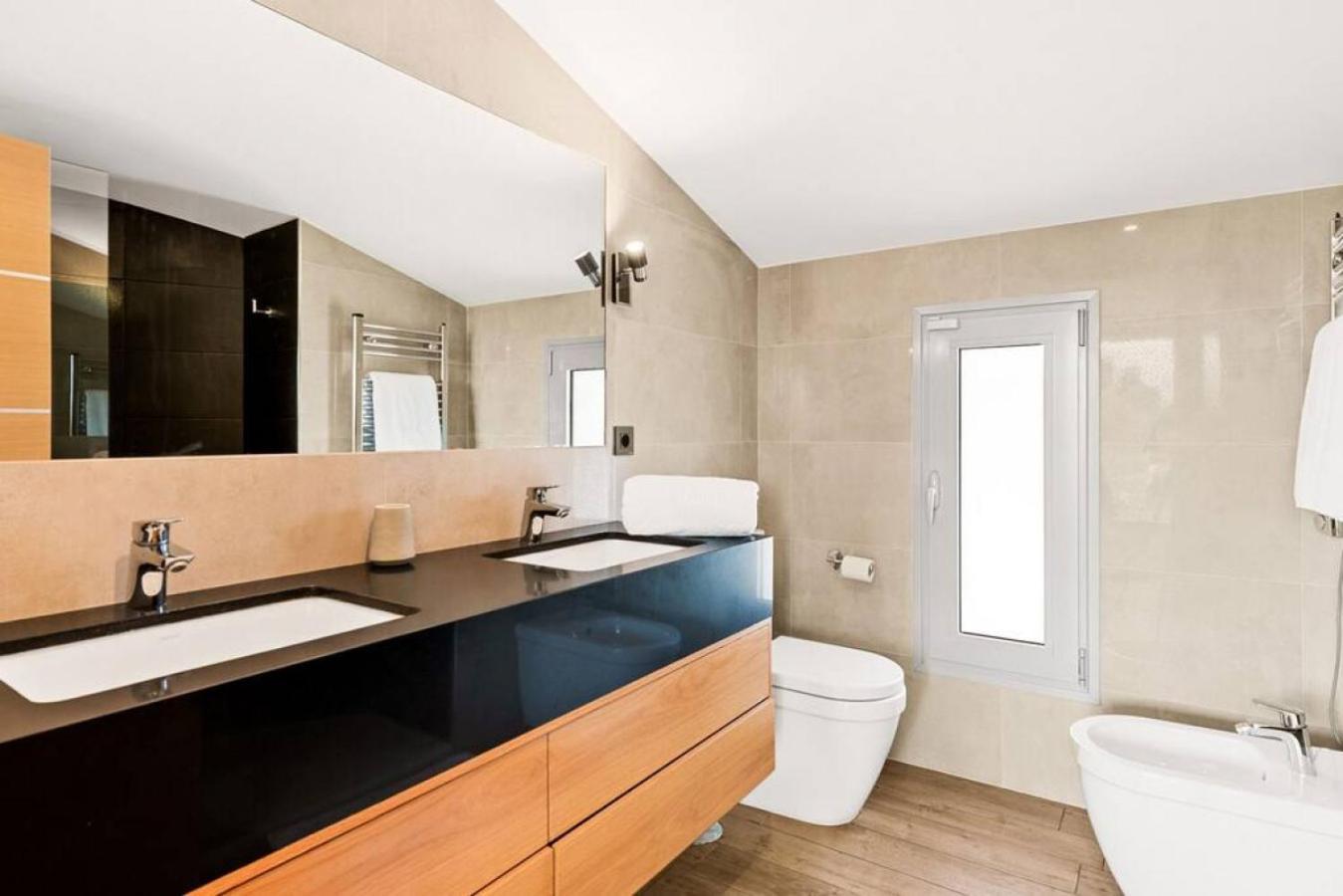 - 3-bedroom With Pool And Mountain View Marbella