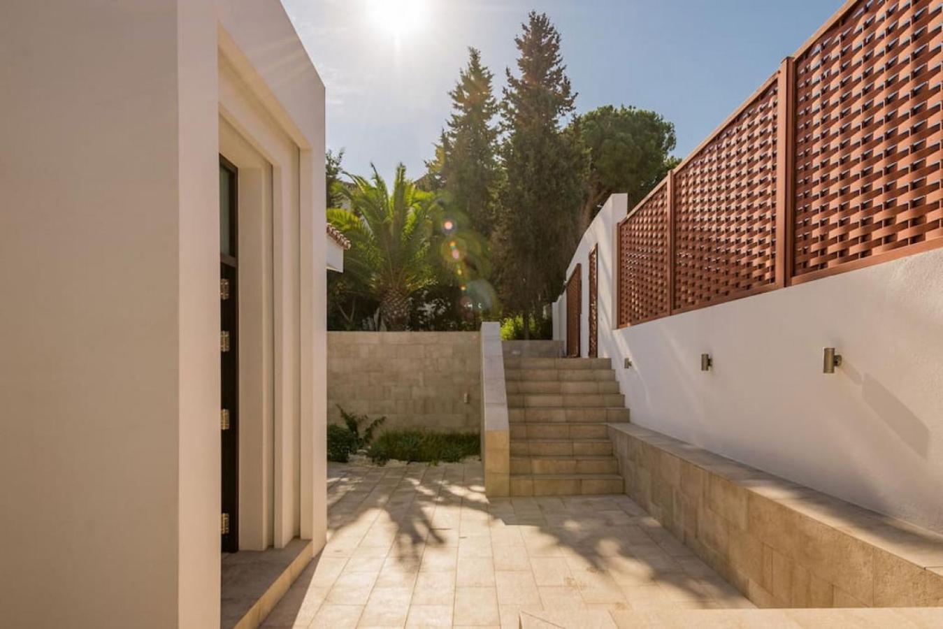 - 3-bedroom With Pool And Mountain View Villa